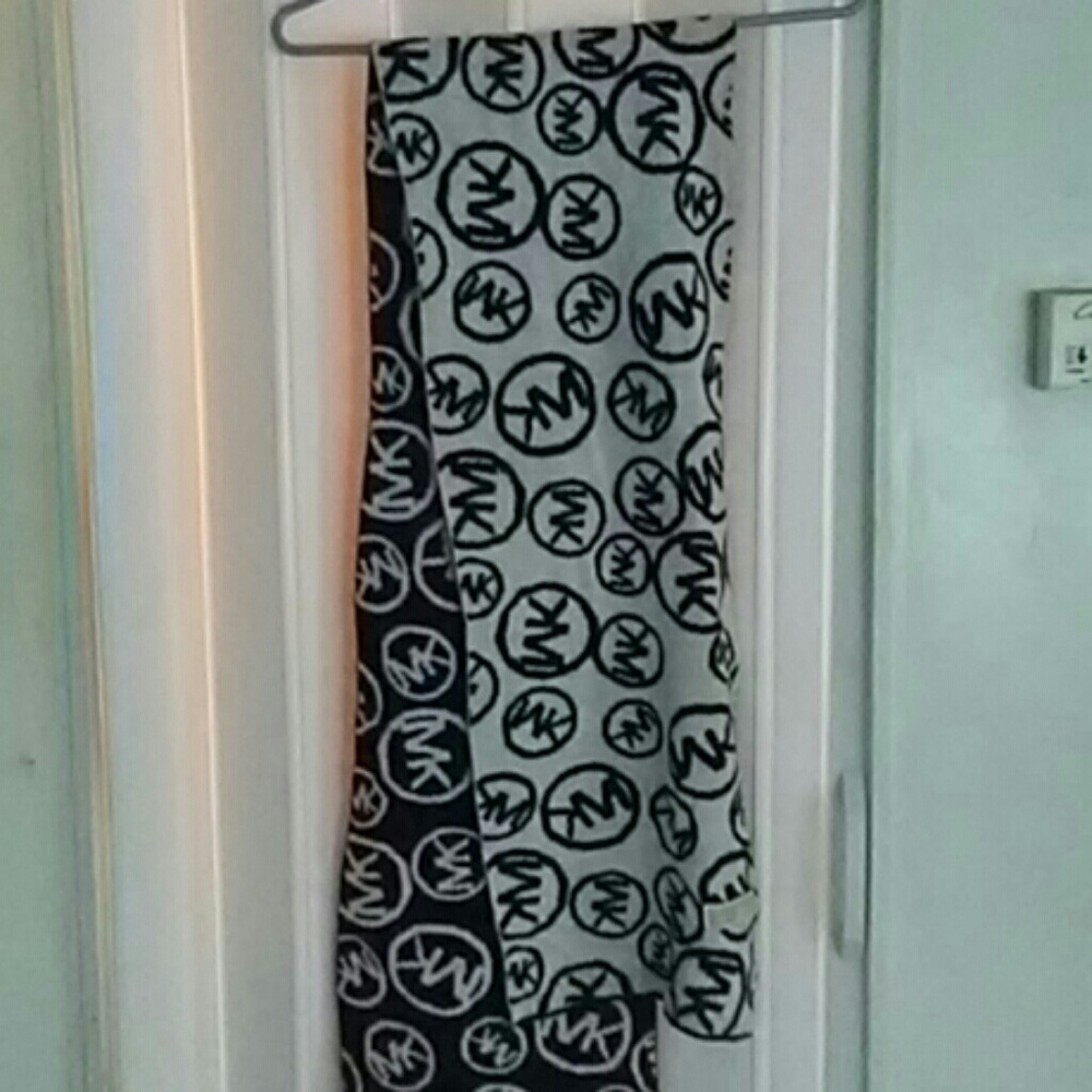 Michael kors scarf